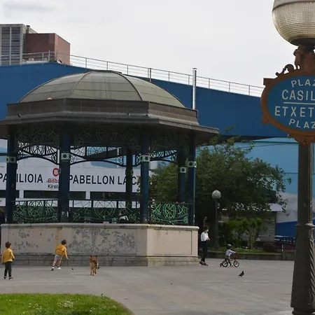 Superviews, Parking 24h Vigilado Incluido Y Netflix En Habitación Independiente Con Baño Privado En Particular, Français&english * Bilbau