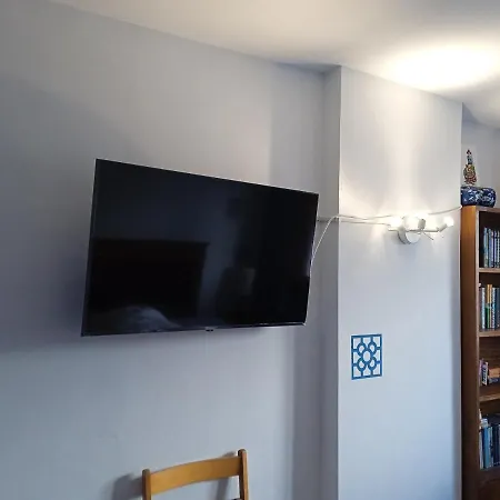 Superviews, Parking 24h Vigilado Incluido Y Netflix En Habitación Independiente Con Baño Privado En Particular, Français&english Bilbau