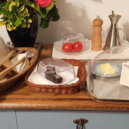 Superviews Y Parking Vigilado En Independiente, Bano Privado, En Particular, Francais&english *