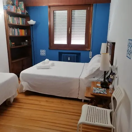 Habitación en casa particular Superviews, Parking 24h Vigilado Incluido Y Netflix En Habitación Independiente Con Baño Privado En Particular, Français&english *