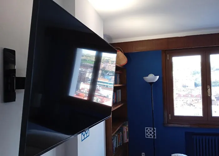 Superviews, Parking 24h Vigilado Incluido Y Netflix En Habitación Independiente Con Baño Privado En Particular, Français&english Quarto em Acomodações Particulares *