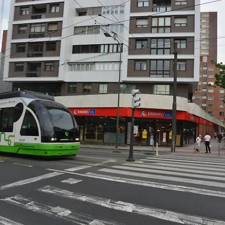Superviews Y Parking Vigilado En Independiente, Bano Privado, En Particular, Francais&english Ubytování v soukromí Bilbao